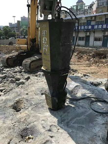 【河南鞏義樓房建設挖基礎液壓劈裂機一天產量】- 