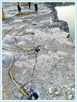 長治青石礦開采巖石150劈裂棒破石頭巧妙方法