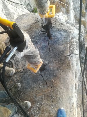 石材開采液壓劈石器