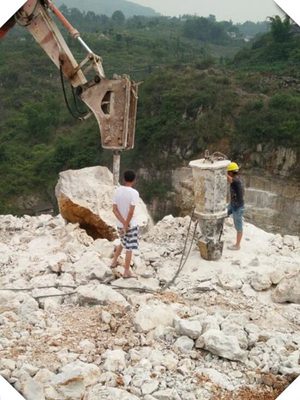 貴陽市石材場開采不能放炮愚公斧劈裂機(jī)